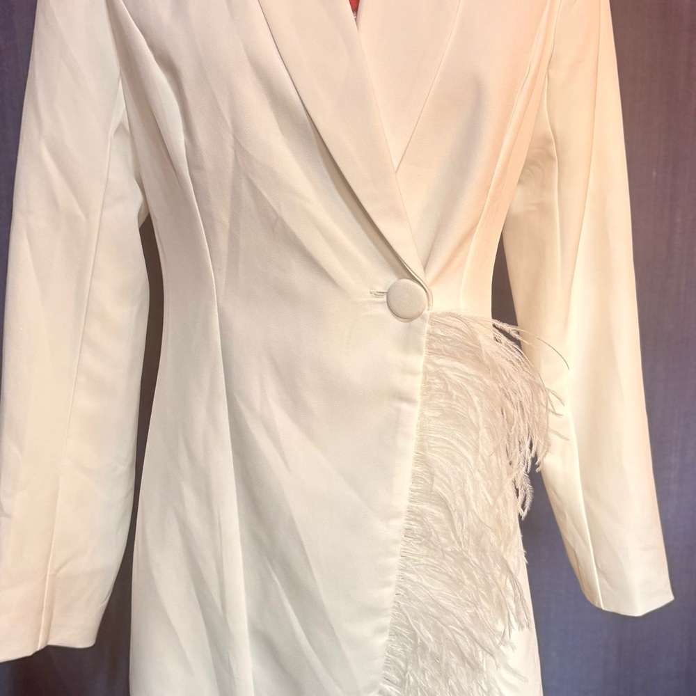 T078 Club L London White Feather Wrap Blazer Dress